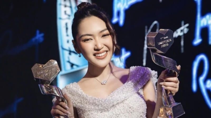 Chloe Nguyễn thường xuyên chia sẻ những bí quyết làm đẹp, chăm sóc da