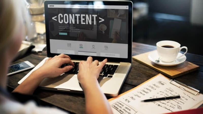 Conent tạo ra những nội dung thu hút, hấp dẫn, giúp bạn kết nối với khách hàng