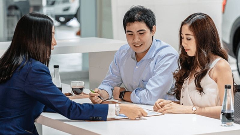 Customer Service Executive có nhiệm vụ hỗ trợ khách hàng