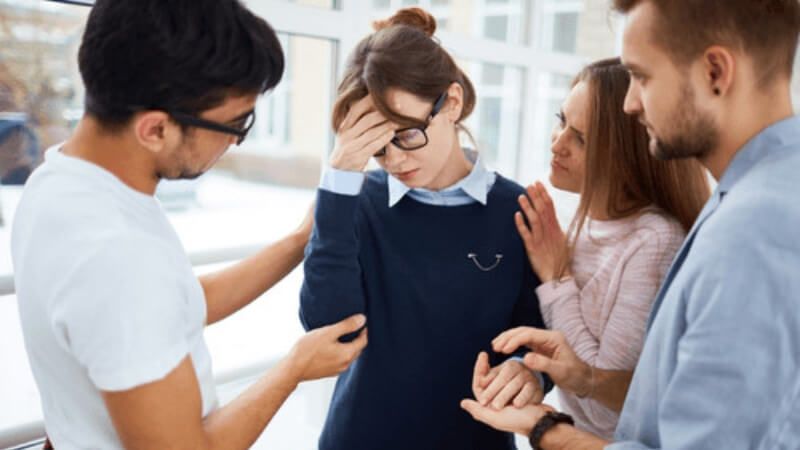 Đồng cảm là khả năng hiểu và cảm thông với cảm xúc của người khác