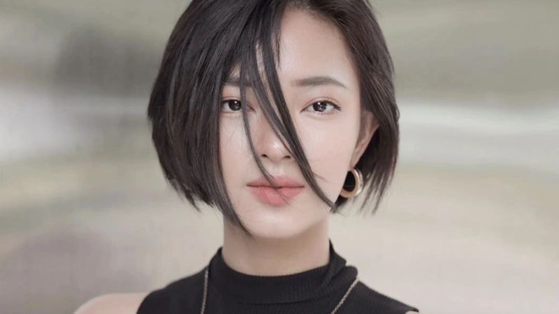 Châu Bùi là một fashionista, diễn viên và người mẫu được yêu thích bởi gu thời trang hiện đại, đa dạng và khả năng bắt trend nhạy bén