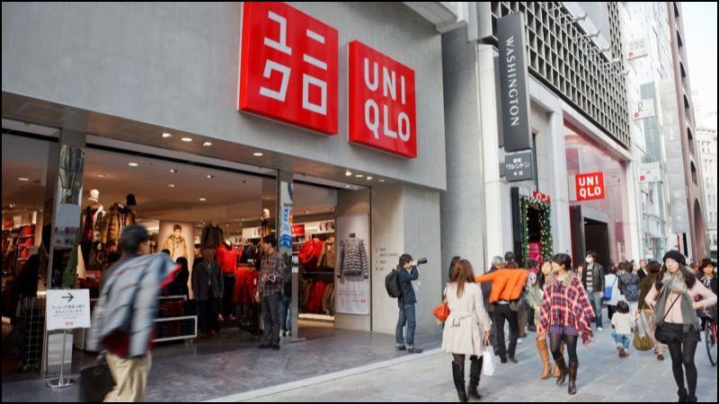 UNIQLO, thương hiệu bán lẻ quần áo Nhật Bản, đã gặt hái thành công vang dội với chiến dịch Uncover