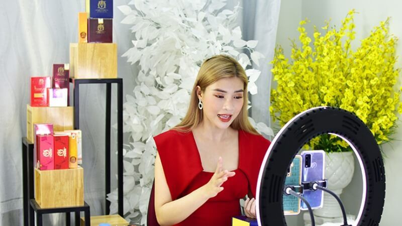 KOL Livestream bán hàng